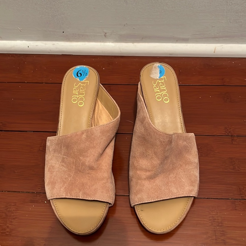 Cute, comfortable with small wedge heel